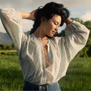 Doen Jane blouse in baby blue Kate